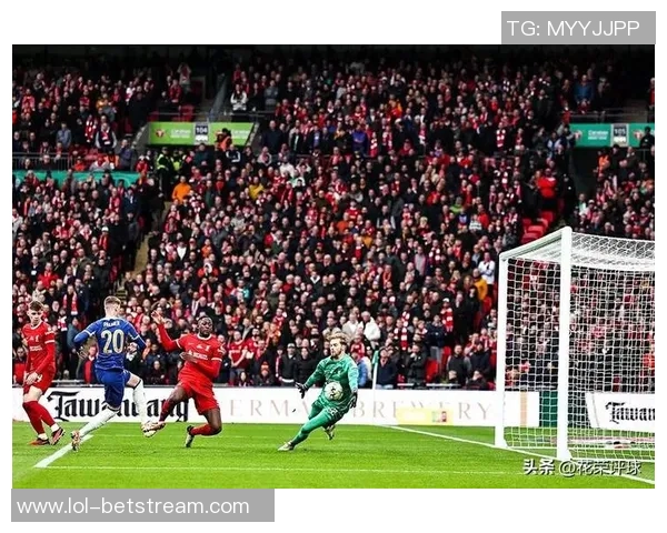 欧联杯激战平局那不勒斯与利物浦互交白卷战术分析与帽子戏法回顾