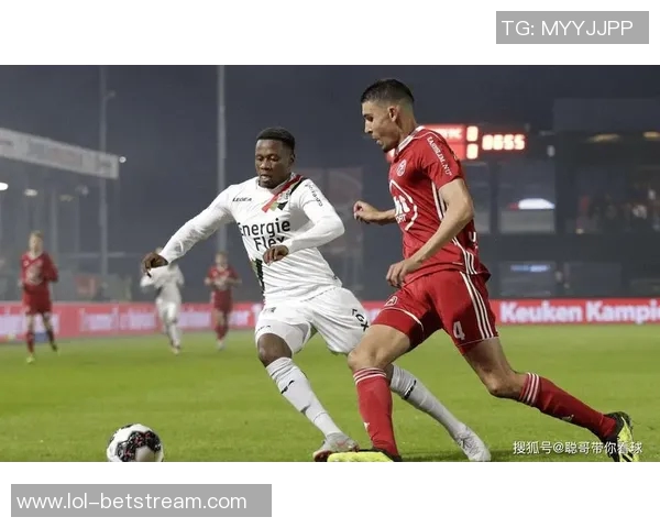 欧联杯精彩对决里昂大胜那不勒斯乌龙球成比赛转折点战术分析