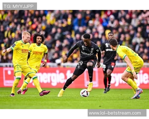 英超精彩对决那不勒斯与莱比锡战成平局冷门瞬间引发全场沸腾