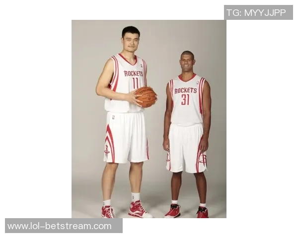 姚明与傅老大的传奇故事：从篮球场到商业巨头的精彩人生旅程