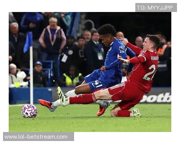 意甲焦点战利物浦与切尔西激战成平补时进球引发全场沸腾