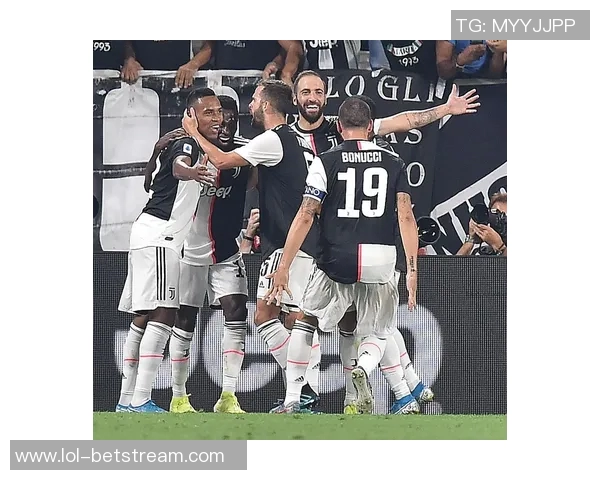 德甲冷门:那不勒斯小胜尤文图斯红牌事件引发全场热议 德甲冷门:那不勒斯小胜尤文图斯红牌事件引发全场热议