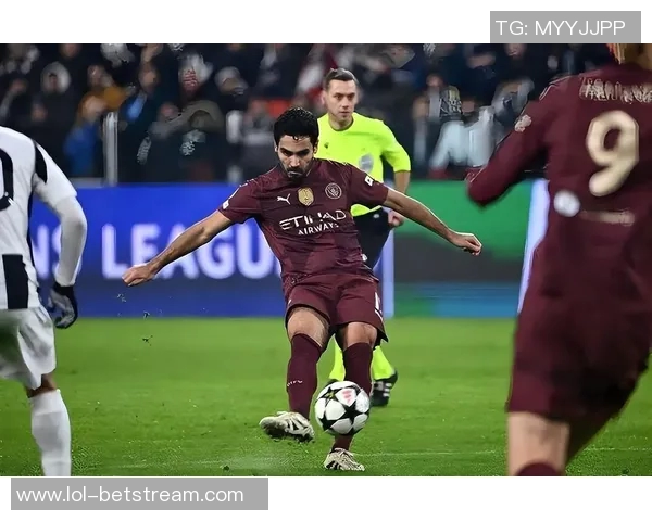 中超赛场惊现大逆转利物浦狂胜拜仁引发热议与分析 中超赛场惊现大逆转利物浦狂胜拜仁引发热议与分析