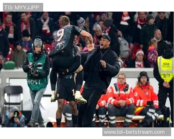 德甲惊天冷门拜仁狂胜巴萨五球引发全场震动解析