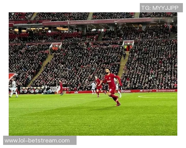 利物浦友谊赛大胜里昂三球零封引发全场热烈反响