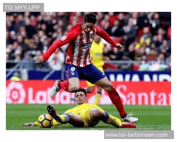 中超精彩对决里昂大胜马竞神奇扑救瞬间引发全场热烈欢呼